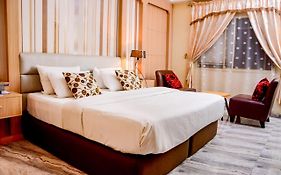 Golfview Suites & Conference Center